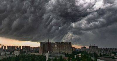 Киев "поплыл": столицу накрыл новый сильный ливень (фото, видео)