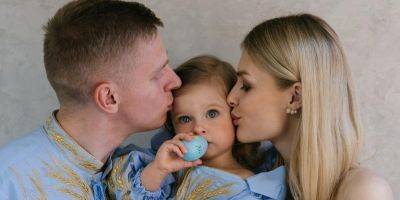 Зинченко с женой устроили стильную фотосессию в ожидании второго ребенка