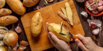 Надо ли чистить молодой картофель и как его правильно готовить: попробуйте простой рецепт