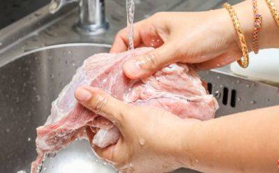 Вы можете сделать только хуже: какие продукты не следует мыть перед приготовлением