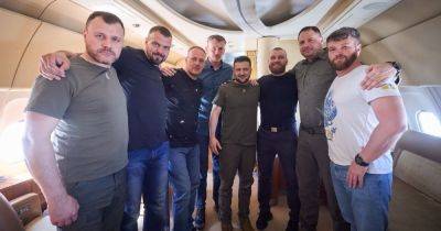 Из Турции в Украину возвращаются командиры защитников Мариуполя, — Зеленский (видео)