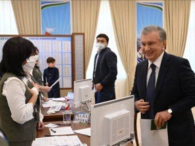 В Узбекистане проходят досрочные президентские выборы: проголосовало более 33% избирателей