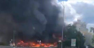 Страшный пожар на АЗС в Киеве, на место слетелись спасатели и медики: кадры на подробности ЧП