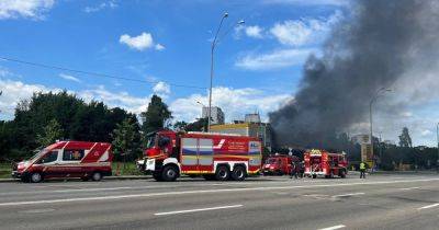 В Киеве вспыхнул масштабный пожар: на левом берегу Днепра горит АЗС (видео)