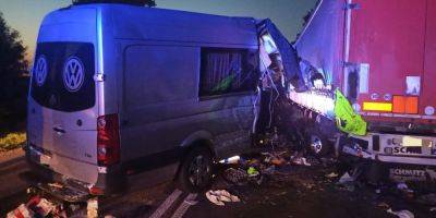 Микроавтобус с украинцами попал в ДТП в Польше: есть погибшая и раненые