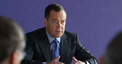 Нечего стеснятся: Медведев призвал ударить по АЭС Украины из-за взрыва в Бытощи (фото)