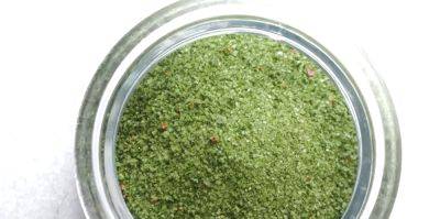 Зеленая соль с зеленым луком: как приготовить уникальную приправу для блюд