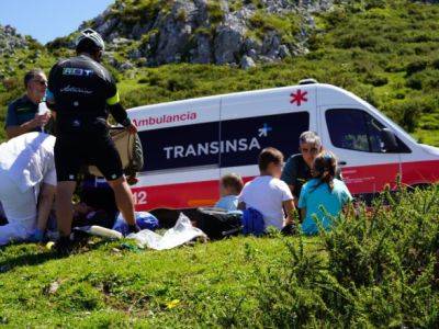 В Испании автобус с туристами перевернулся в горах, шестеро получили тяжелые травмы