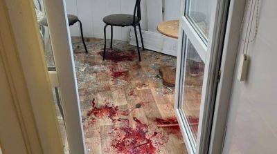 Оккупанты обстреляли больницу в Херсоне, погиб врач