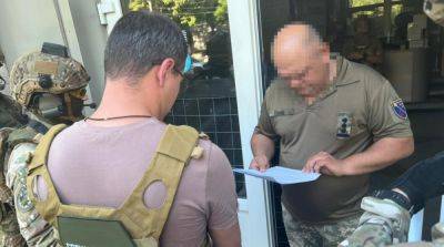 У главного военкома Днепропетровской области провели обыски: подробности