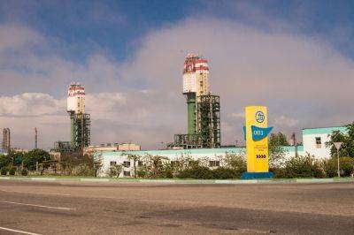 Нефтеперерабатывающий и припортовый заводы должны восстановить в Одесской области