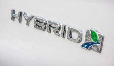 Июльский рынок продаж гибридных легковых авто продемонстрировал рекордный показатель за последние 19 месяцев