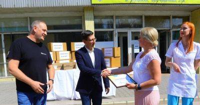 Больницы прифронтового Запорожья получили больше 25 тысяч упаковок медицинских препаратов от "Метинвеста" - dsnews.ua - Украина - Кривой Рог - Покровск - Запорожье - Метинвест