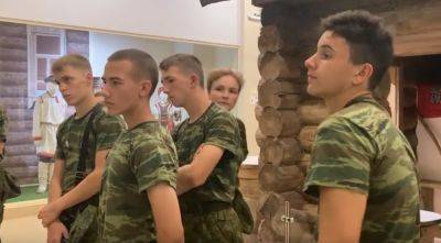 "Под песни Газманова промывали мозги": Оккупанты вывезли детей Донбасса на военно-патриотические сборы в Пензу