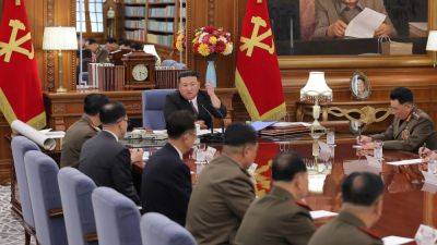Власти КНДР обсудили усиление подготовки к войне
