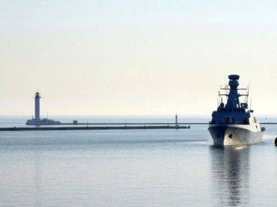 Украина открыла в Черном море временные маршруты для гражданских судов