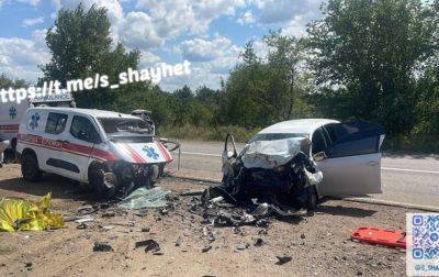 В Николаевской области авто столкнулось со скорой, трое погибших