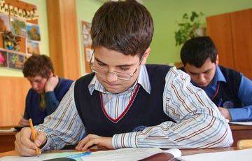 Андрей Иванец - В школах с начала учебного года откроются новые профильные классы - charter97.org - Белоруссия