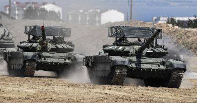 Хотели выдать за машину ВСУ: российские военные подорвали собственный танк (видео)