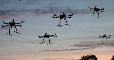 Пентагон ищет защиту от роев дронов: США опасаются, что не справятся с налетами