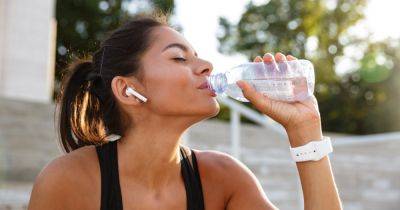 Сколько нужно пить? Как вода влияет на аппетит и потерю веса