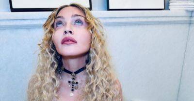 64-летняя Мадонна примеряла несколько эффектных корсетов (фото)