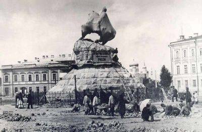 Открытие памятника Богдану Хмельницкому в Киеве в 1888 году - исторические фото