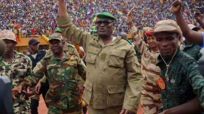 «Еще не все потеряно». Лидеры стран Африки готовятся к вводу войск в Нигер, но надеются, что делать это не придется
