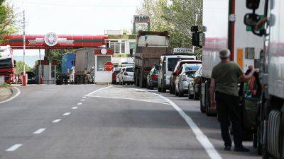 Молдова начала взимать плату за таможенное оформление предприятий Приднестровья