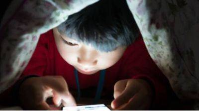 Не более 2 часов: в Китае хотят ограничить смартфоны для подростков