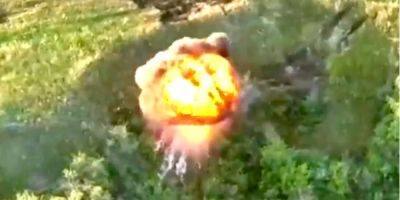 Экипаж запаниковал. Новейший российский танк Т-90M слетел с обрыва во время охоты украинского дрона — видео