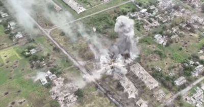 ВСУ нанесли авиаудар двумя бомбами JDAM по оккупантам (видео)