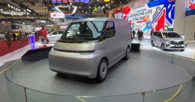 Daihatsu презентовали электрический фургон с футуристическим дизайном (видео)