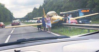 "Идеальное место": пилот посадил самолет посреди оживленной дороги в час пик (фото)