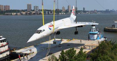 Уникальный самолет "Конкорд" впервые за долгое время вывезли из музея