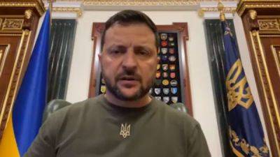 Зеленский объявил об увольнении всех областных военных комиссаров. Многих из них обвиняли в коррупции
