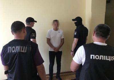 Требовал из семьи военного деньги за услуги: задержали чиновника в Одесской области