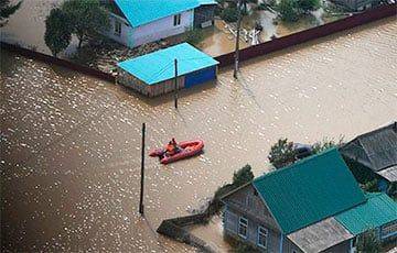 В России тайфун прорвал дамбу: город Уссурийск затопило по третий этаж