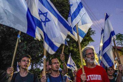 Почему не выдыхается протестное движение в Израиле? Объяснение профессора Юваля Харари