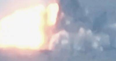 "Пламенные приветы": HIMARS на левобережье Херсонщины уничтожил склад БК россиян (видео)
