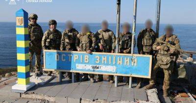 Крым следующий: пограничники показали, как устанавливали украинский знак на Змеином (видео)