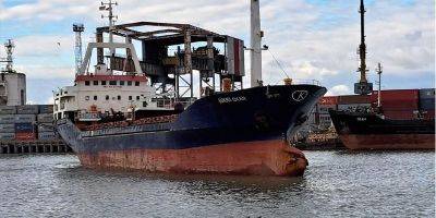 Россияне открыли огонь по гражданскому судну в Черном море, которое направлялось в украинский порт