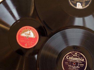 Sony и другие музыкальные лейблы подали в суд на Internet Archive из-за перевода в цифру записей со старых пластинок