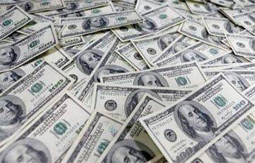 Доллар в Беларуси вырос еще почти на 2%