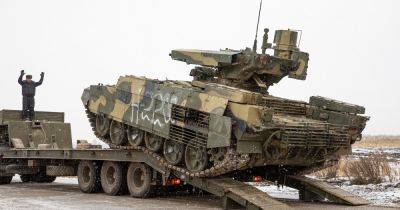 В РФ намерены модернизировать списанные танки Т-72 в БМПТ "Терминатор"
