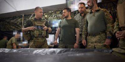 Зеленский посетил бригады, которые ведут наступательные действия в Донецкой области