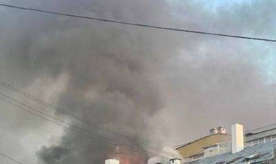 Есть пострадавшие и разрушения: после ракетного удара Львов окутан дымом от пожаров