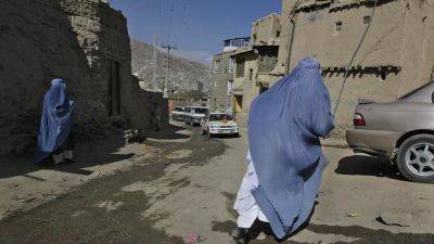 Лишенные всего: афганские женщины подводят итоги двух лет при талибах