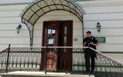 У Києві поліція закрила центральний вхід до Нижньої лаври