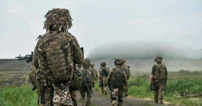"Стал терпим к насилию": украинские солдаты тяжело справляются с моральными травмами, — NYT